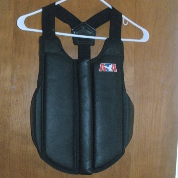 ATA Chest Protector Padded Sparring Vest Black Taekwondo Karate child size L - Picture 1 of 2